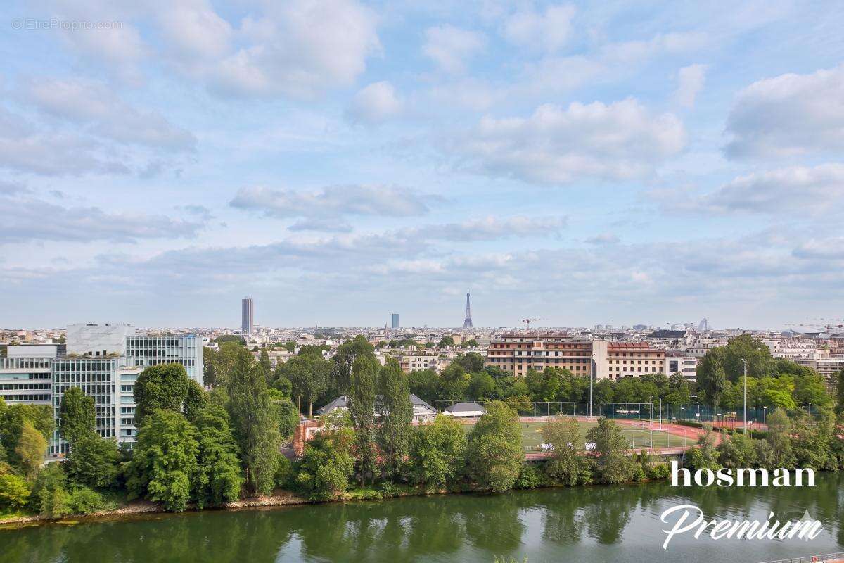 Appartement à COURBEVOIE