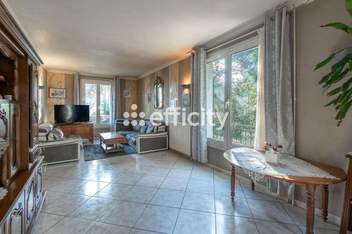 Maison à VILLENEUVE-LE-ROI