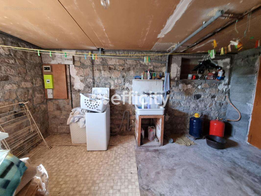 Maison 84 m² à Saint-Alban-Sur-Limagnole  - photo 18