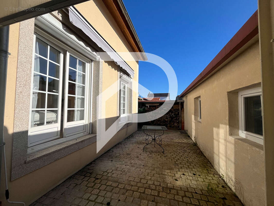 Maison à VIRY-CHATILLON