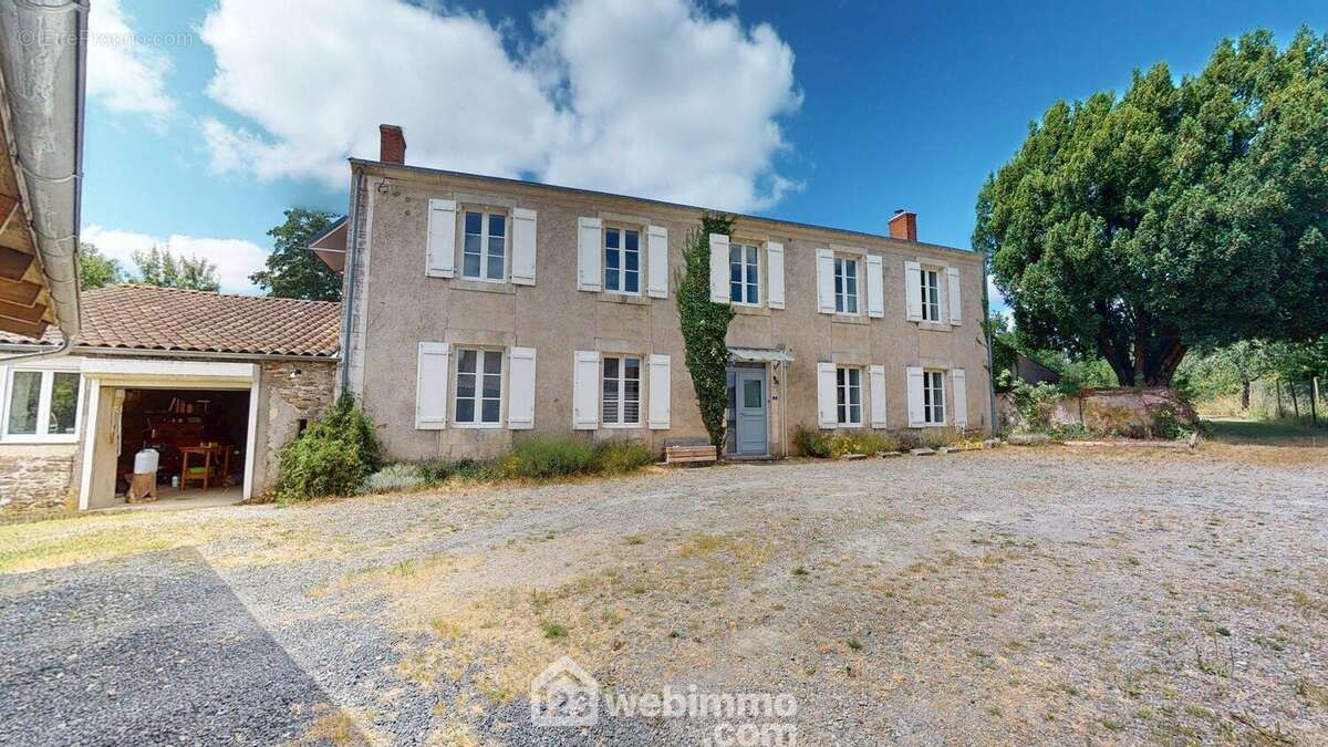 Façade avant - Maison à ROSNAY