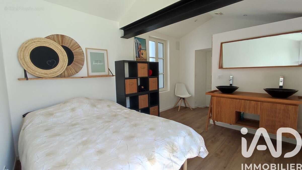 Maison 86 m² à Angoulins  - photo 8