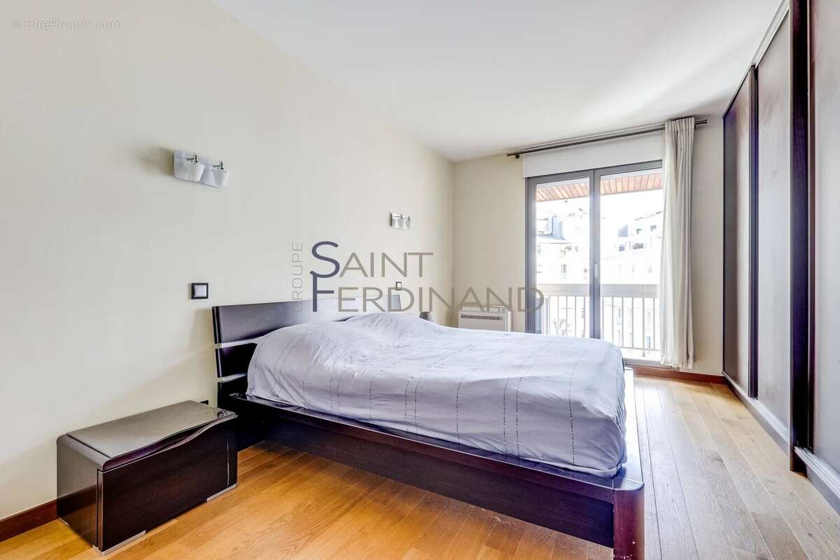 Appartement à PARIS-8E
