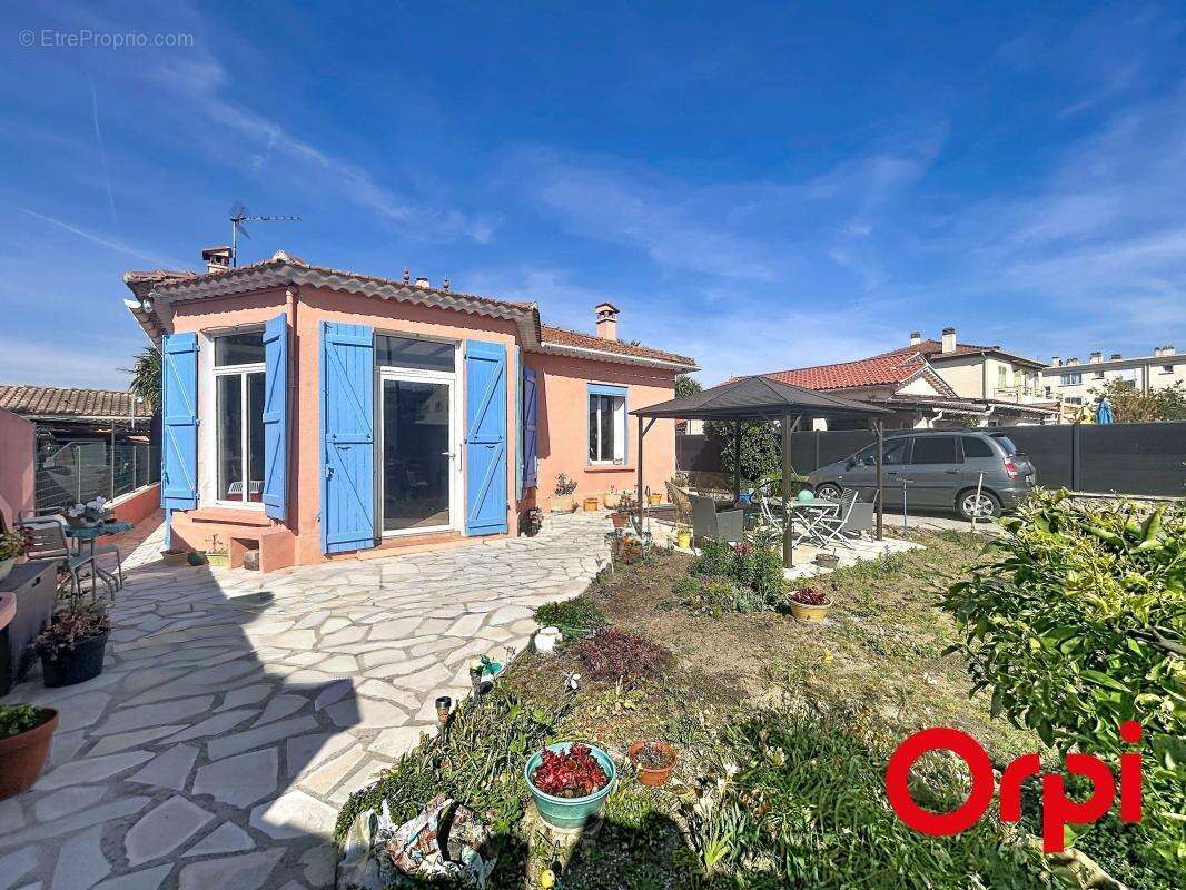 Maison à SIX-FOURS-LES-PLAGES