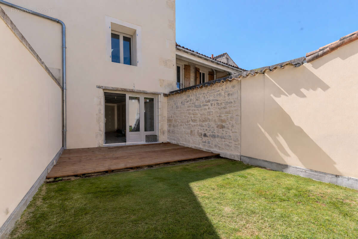 Maison à COGNAC