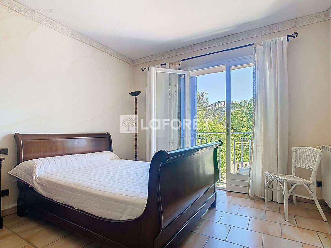Maison La Valette-du-Var -  5 pièces - 154 m² - photo 9