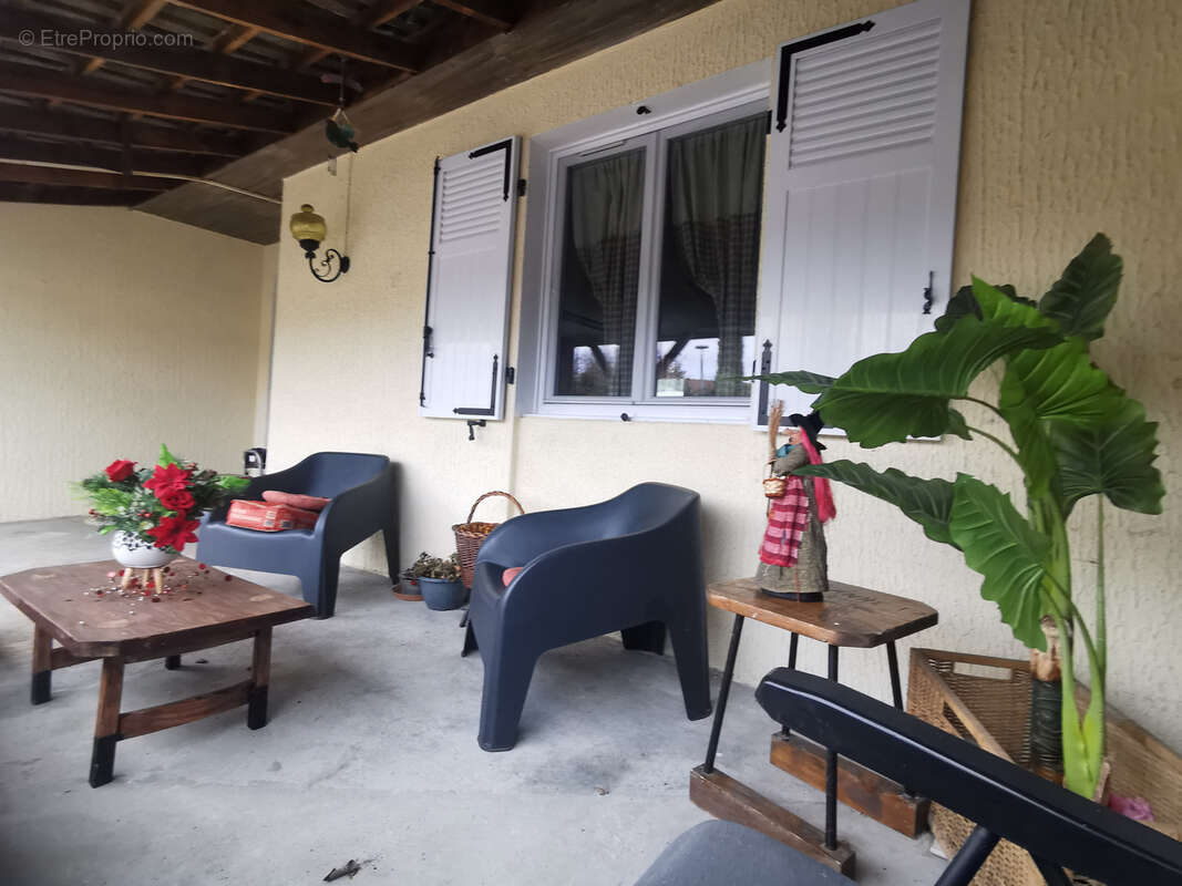 Maison à SAINT-CLAIR-DE-LA-TOUR