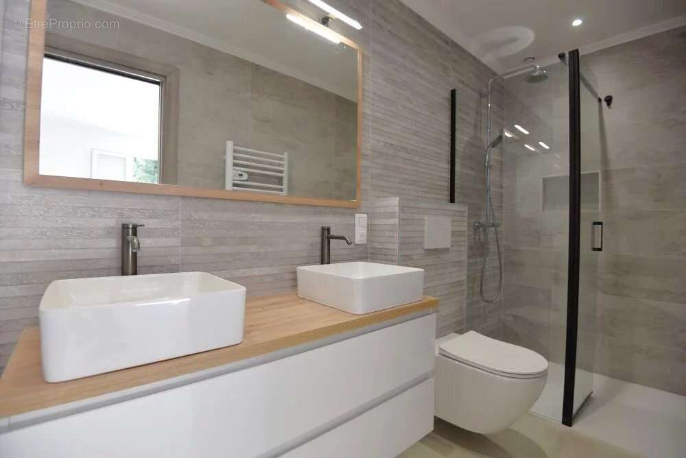 Appartement à MONTAUROUX