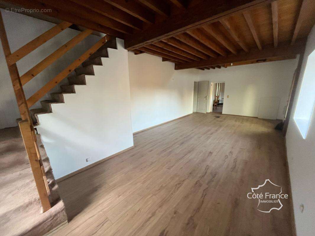 Maison à CHAMPLEMY