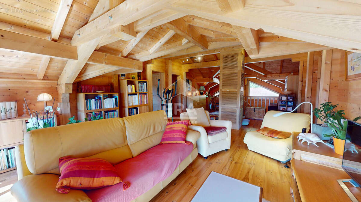 Maison à LEYMENT