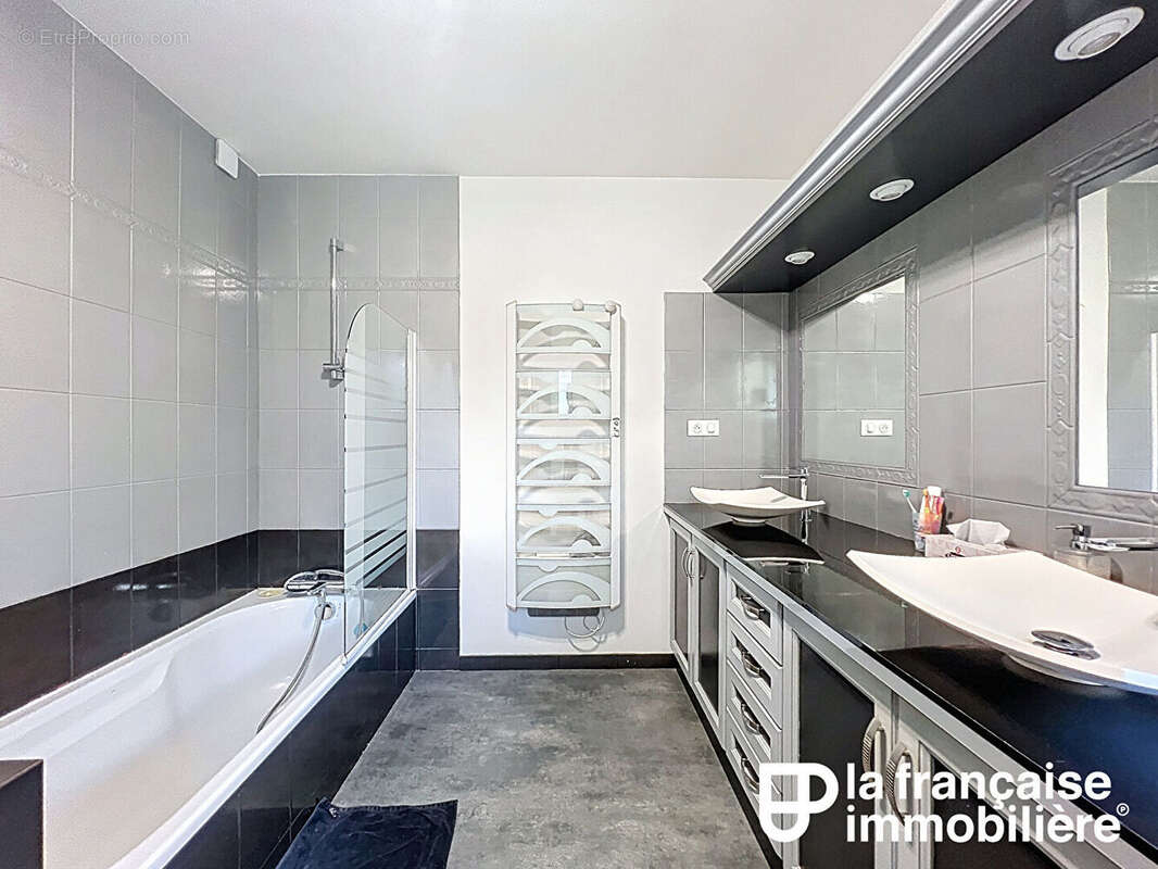 Maison à SAINT-GILLES