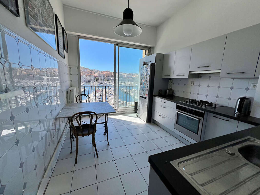 Appartement à MARSEILLE-2E