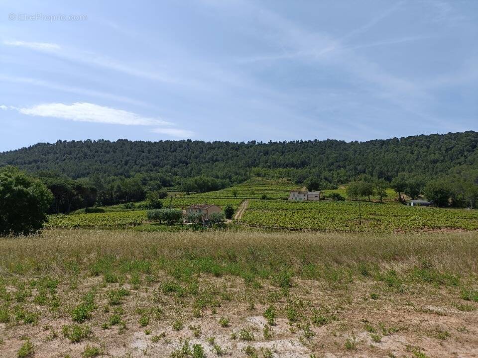 Terrain à SALERNES