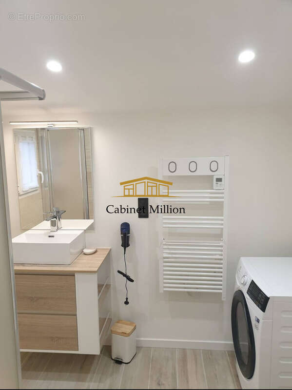 Maison à VIC-LA-GARDIOLE