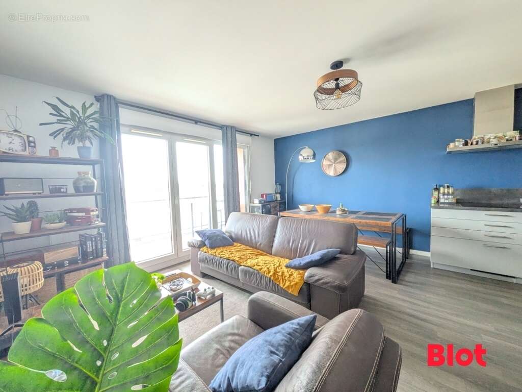 Appartement à THORIGNE-FOUILLARD