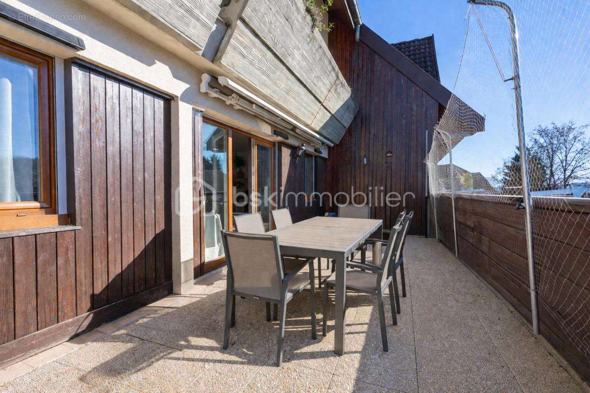 Appartement à POISY