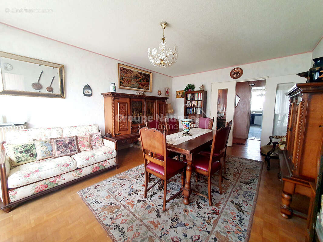 Appartement à BEAUCHAMP