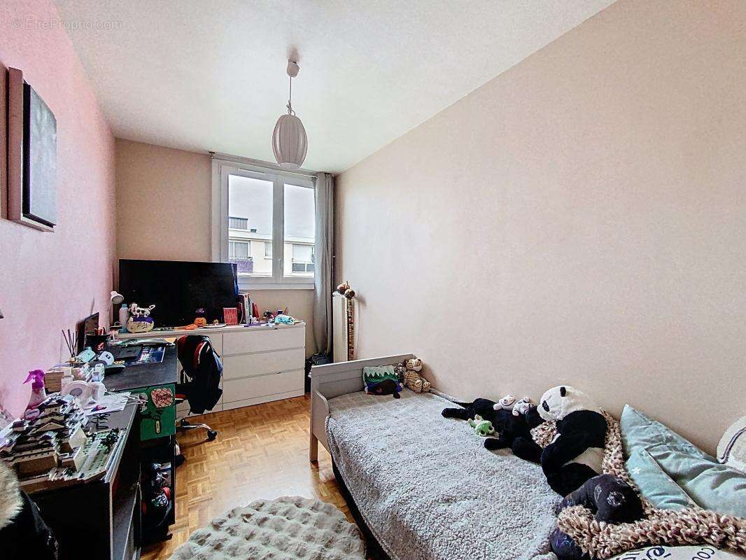 Appartement à FONTENAY-LE-FLEURY