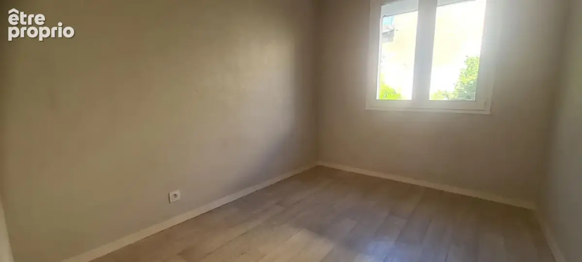 Maison Clisson 5 P . 3 Chs . Bureau . 81.29 M² . T 377 M² . Terrasse . Garage - photo 7
