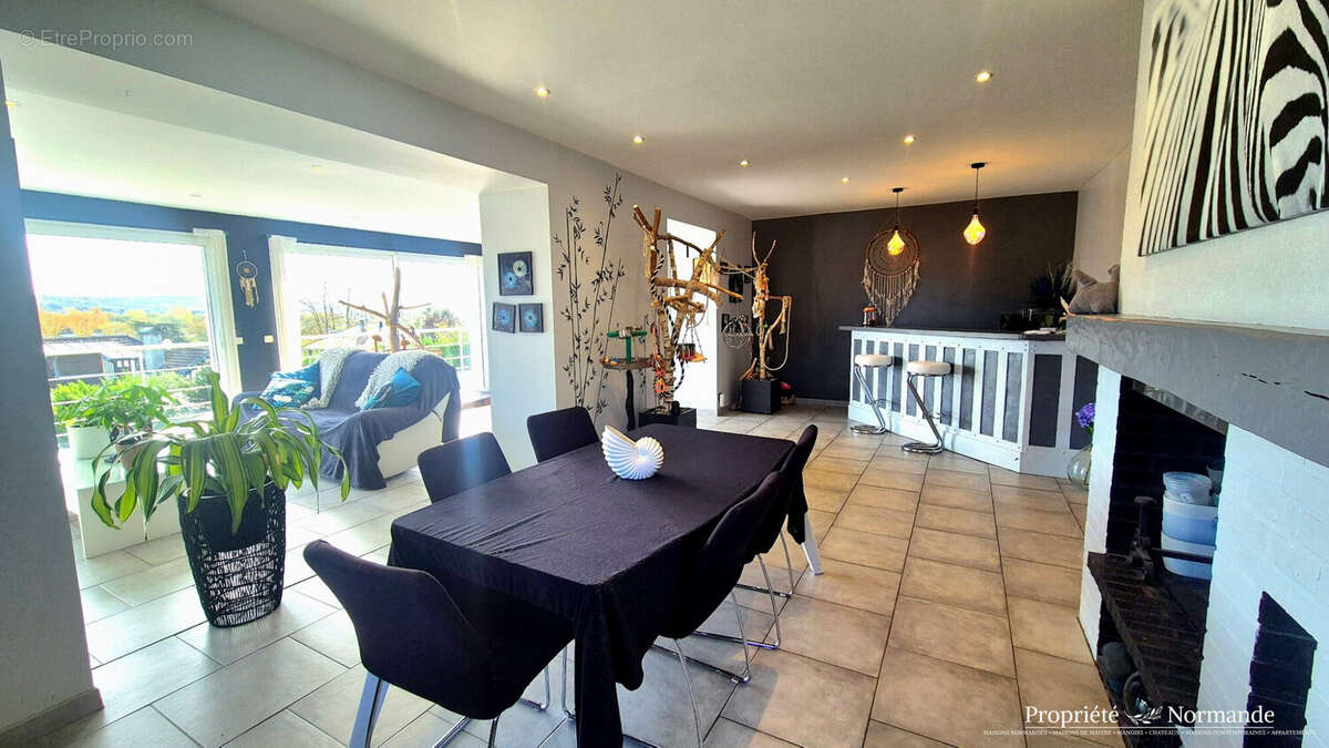 Maison 190 m² à Saint-Arnoult  - photo 3