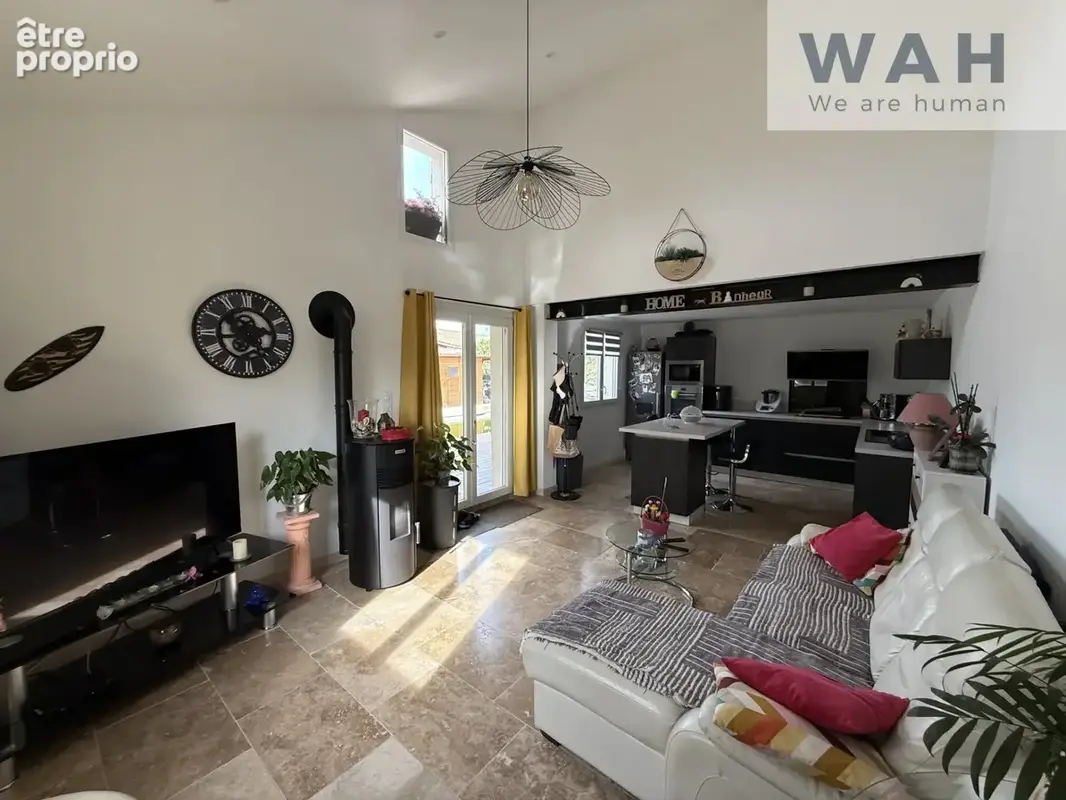Maison 8 pièces de 219 m2 avec piscine, garage et logement i - photo 11