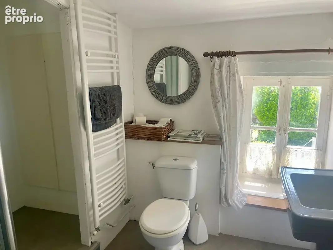 Maison et maison d'amis en centre ville LOULAY, tout à l'égout - photo 9