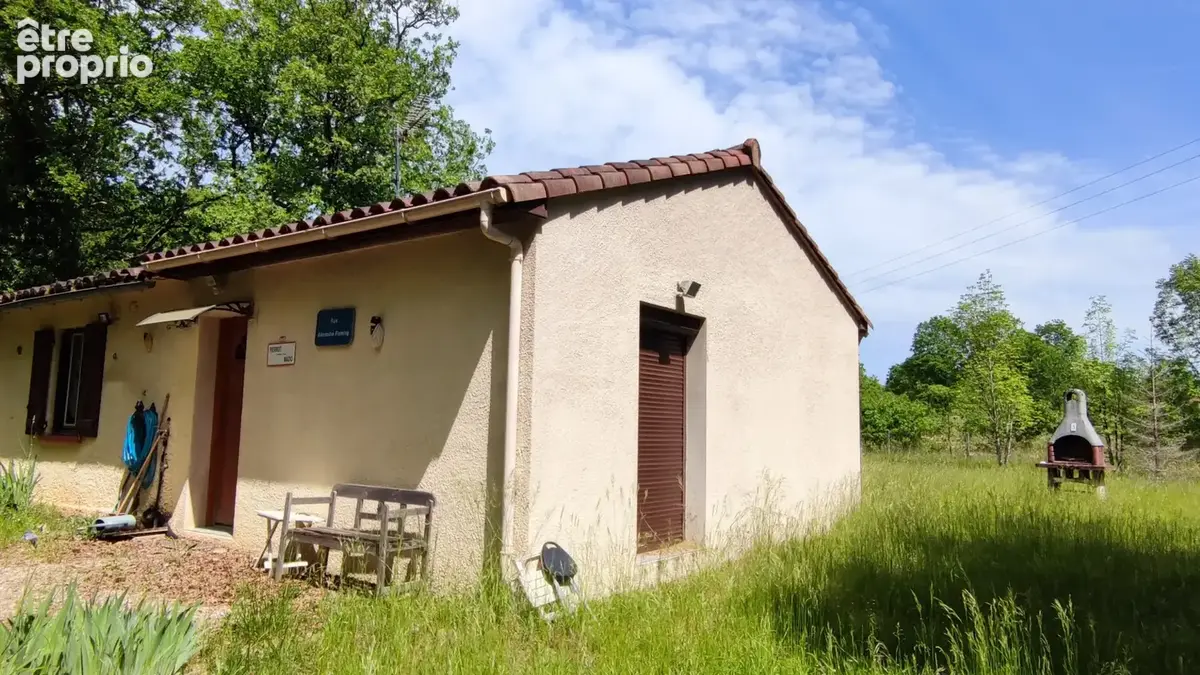 Maison contemporaine des années 80, avec un terrain clôturé de 3214 m2 - photo 4