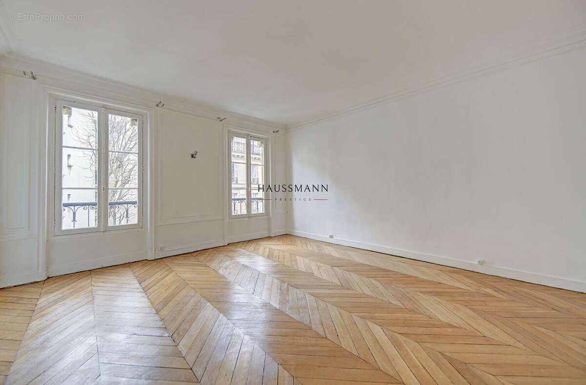 Appartement à PARIS-8E