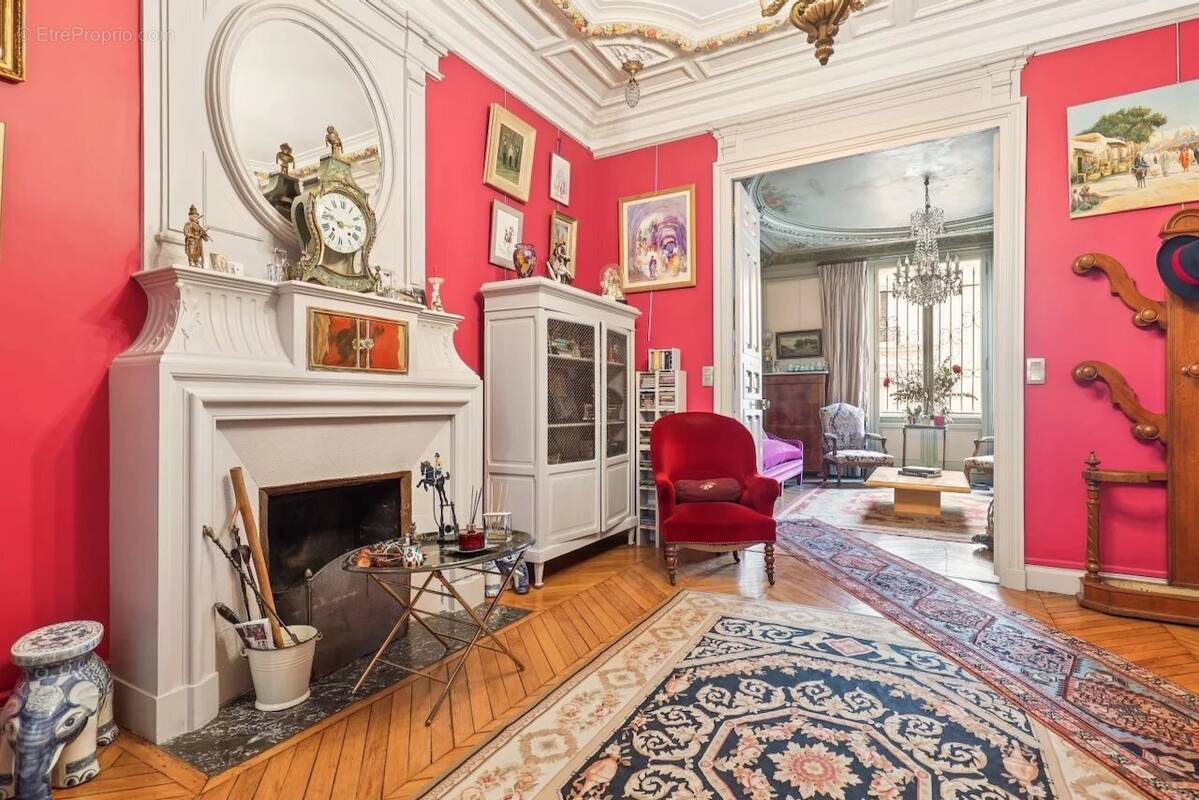 Appartement à PARIS-17E