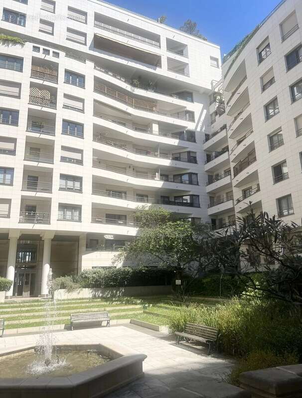 Appartement à LEVALLOIS-PERRET