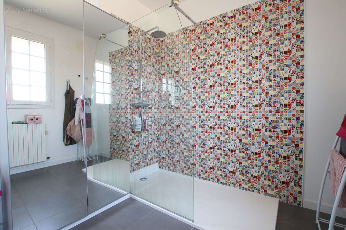 Maison 5 à 7 chambres dans le bourg de Vouillé - photo 11