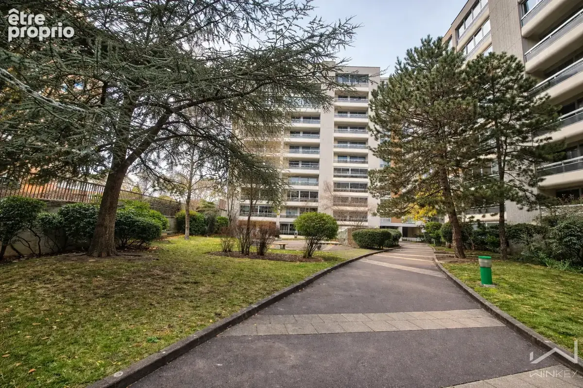 4 pièces traversant avec loggia, parking box   Résidence sécurisée - photo 8