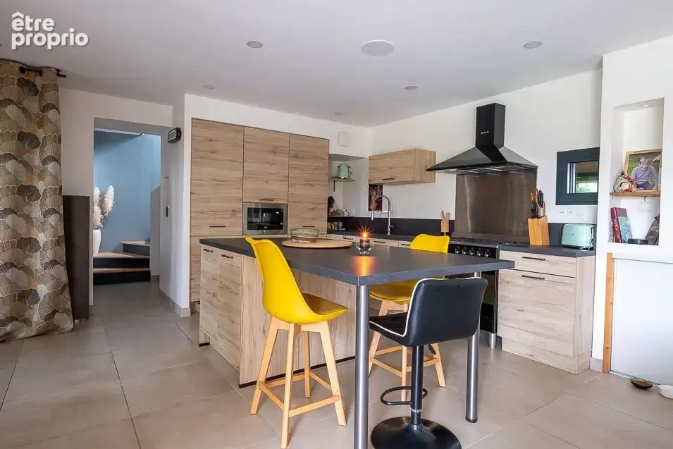 Propriété de caractère et rénovation d'exception à Limas - photo 3