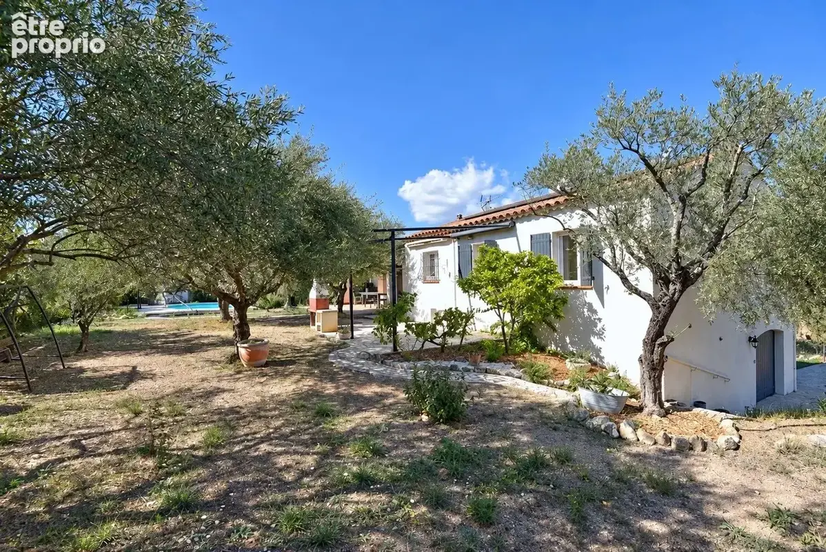 Saint-Paul-en-Forêt – Villa 140 m², 4 chambres, piscine chauffée et garage - photo 16