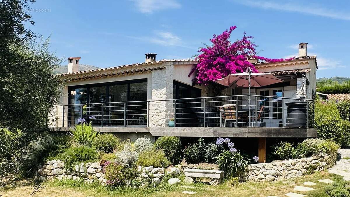 Maison à TOURRETTES-SUR-LOUP