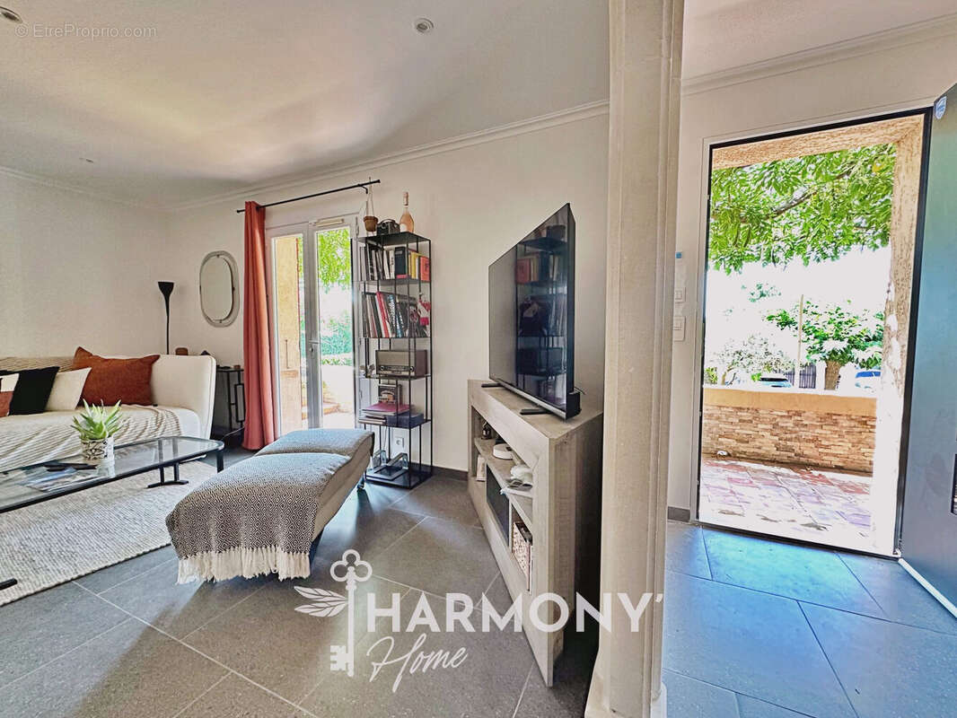 Maison à ROQUEBRUNE-SUR-ARGENS