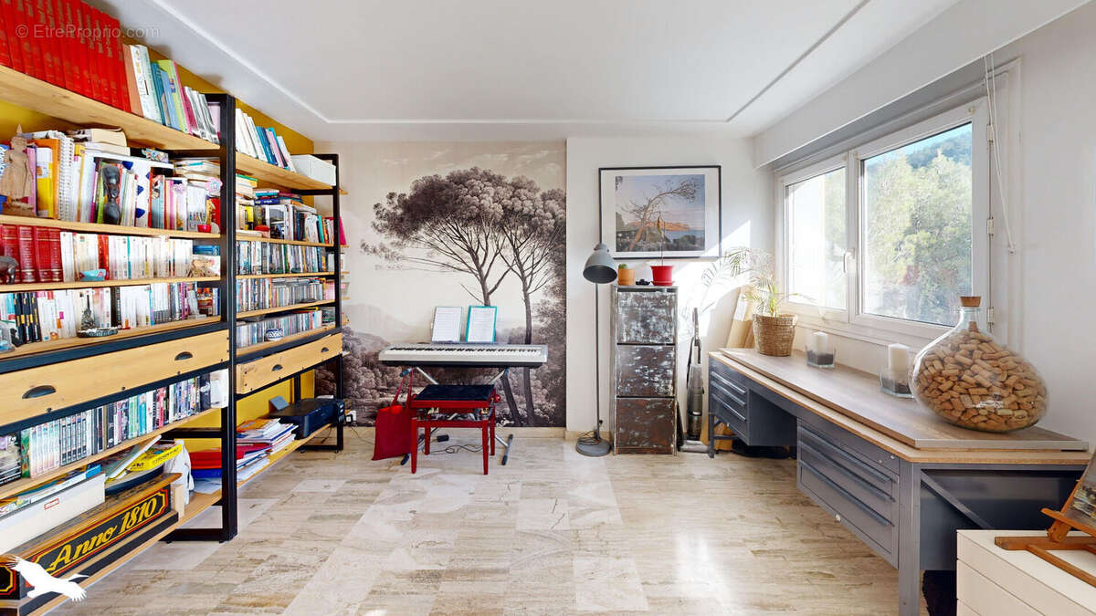 Appartement à MARSEILLE-9E