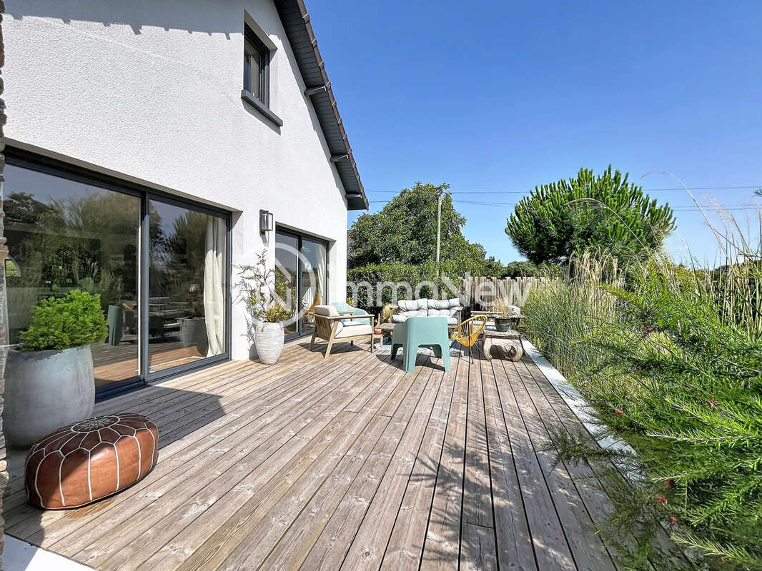 Une maison entièrement rénovée sur un terrain de quasiment 1000m2 - photo 20