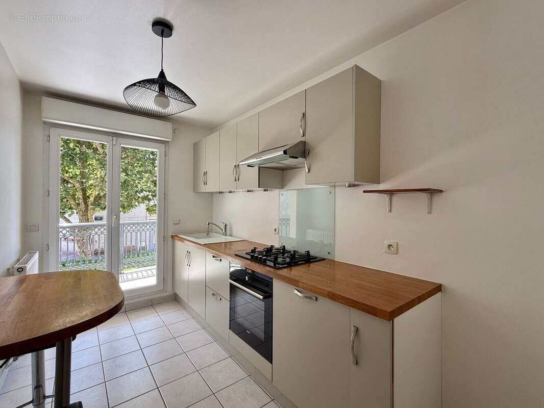 Appartement à LA GARENNE-COLOMBES