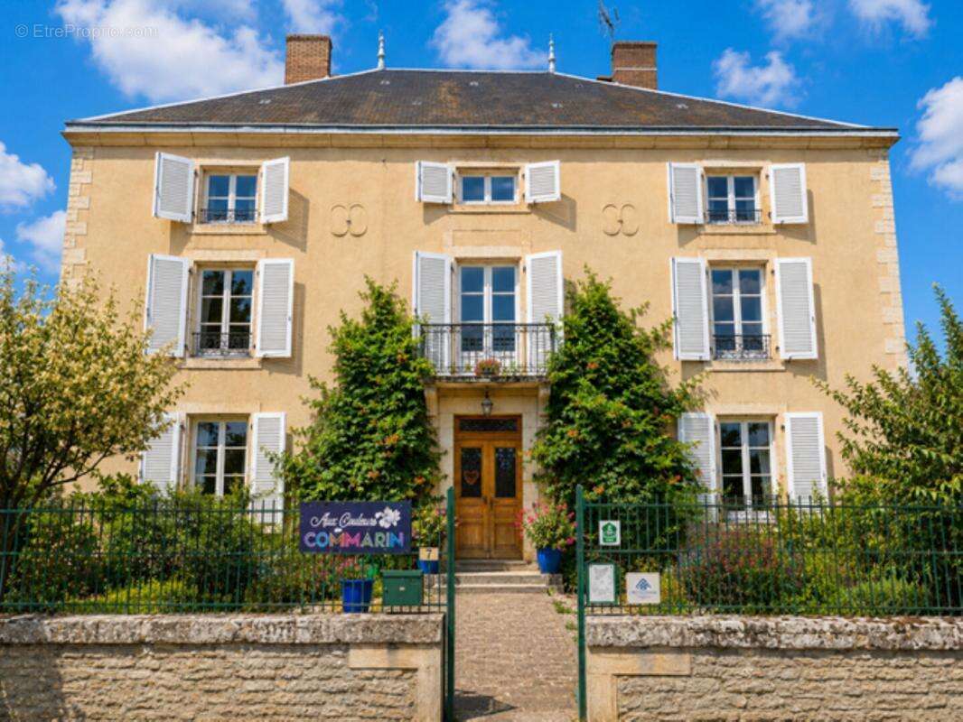 Maison à COMMARIN