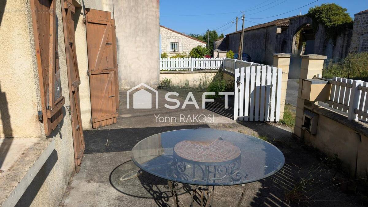 Photo 1 - Maison à SAINT-SAVINIEN