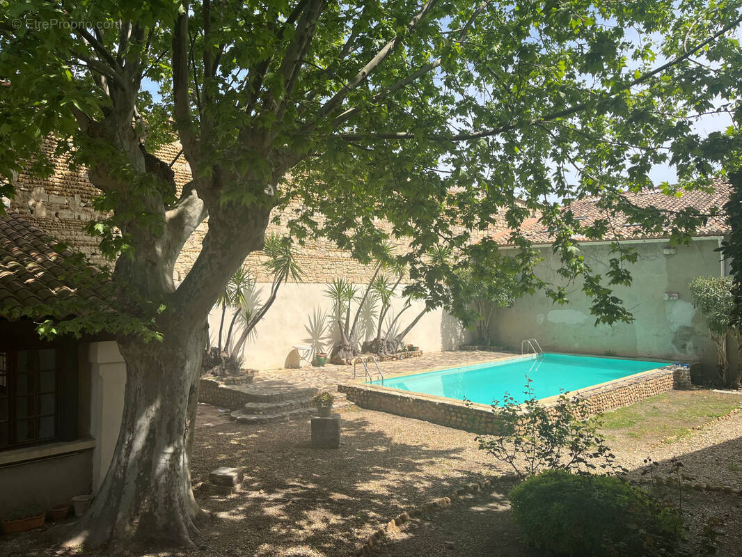 Maison à SAINT-GILLES