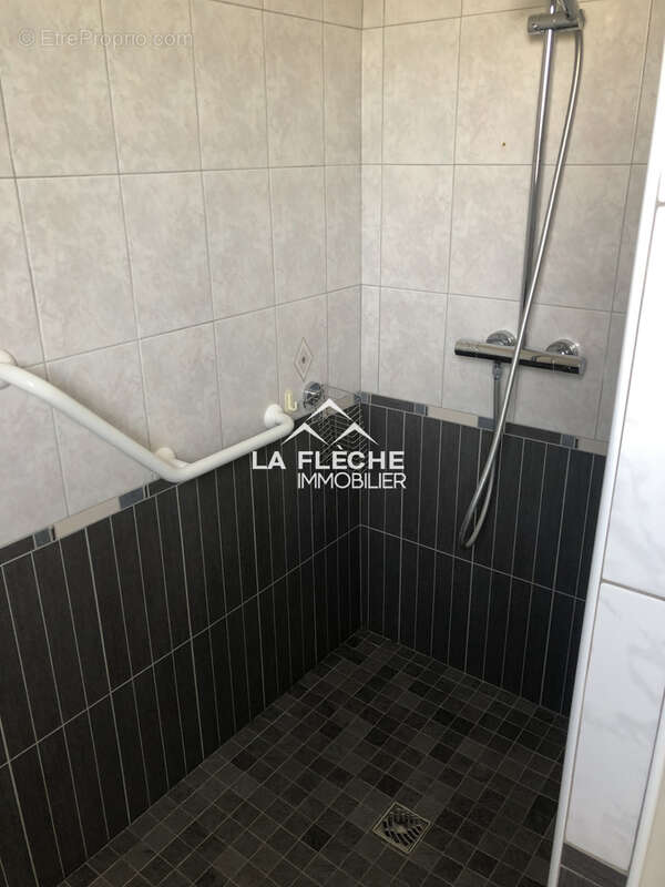 Maison à LA CHAPELLE-D'ALIGNE