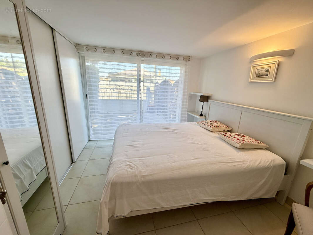 Villa indépendante de plain-pied avec 5 chambres et piscine - photo 9