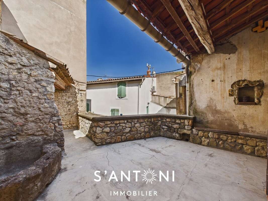 Coup de cur  Maison de village authentique avec terrasse unique à Puissalicon - photo 2