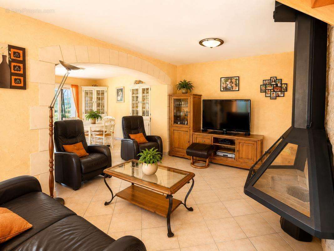Maison 194 m² à Neuille-Pont-Pierre  - photo 4