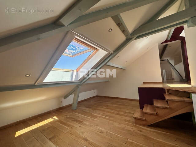 Belle maison rénovée par un architecte de 145 m2 habitable (210 m2 au sol) sur un terrain de 555 m2  - DPE en - photo 15