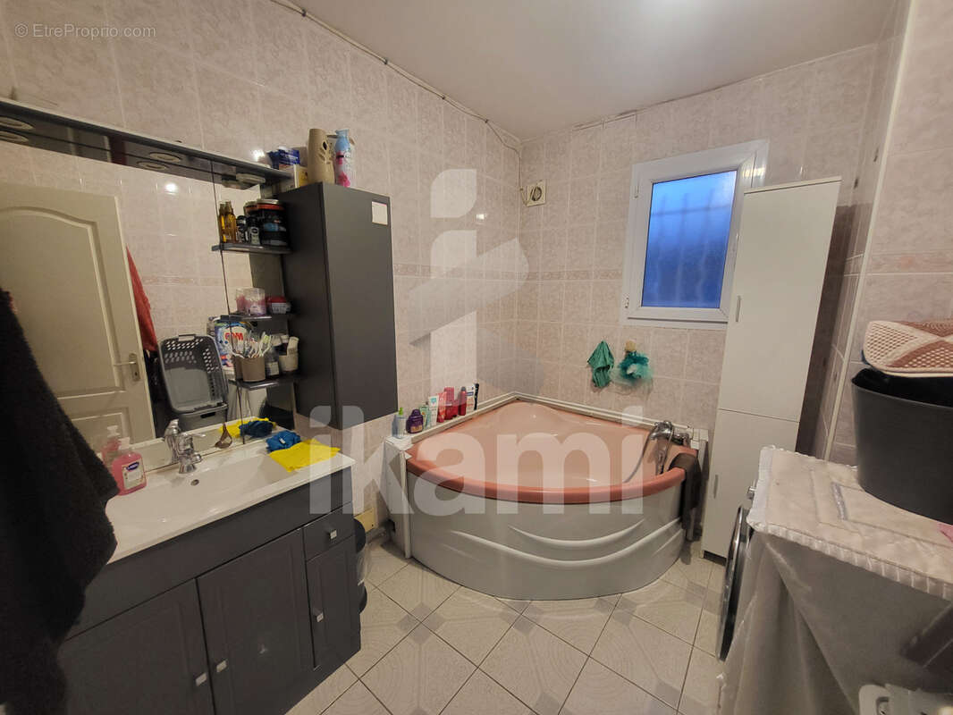 Maison à LE PEAGE-DE-ROUSSILLON