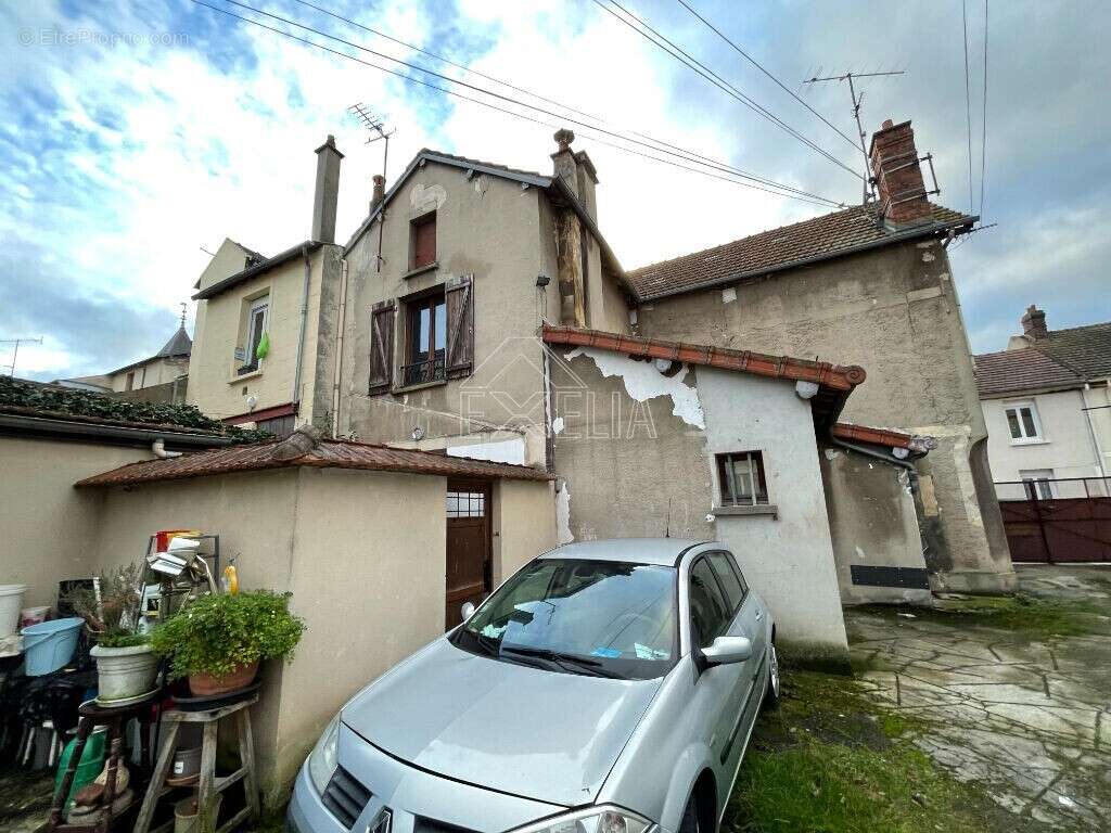 Maison à BONNIERES-SUR-SEINE