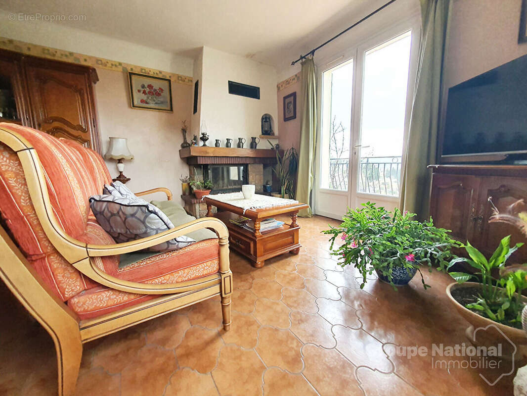 Maison à SAINT-CHAMAS